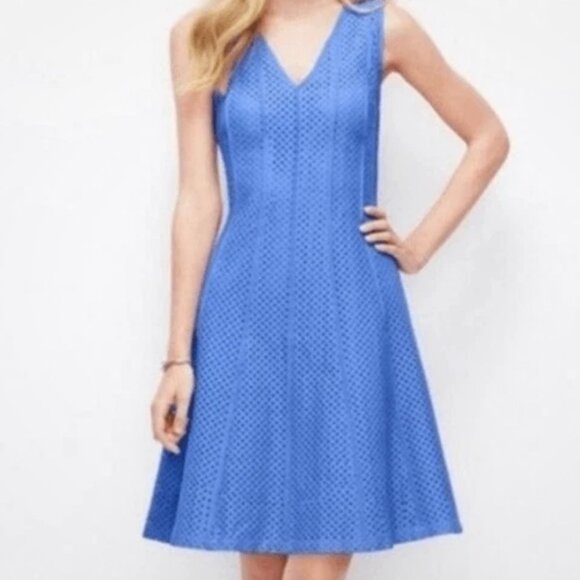 Ann Taylor Eyelet A-Line Dress Periwinkle Blue Size 2 V-Neck Flare - Picture 1 of 6